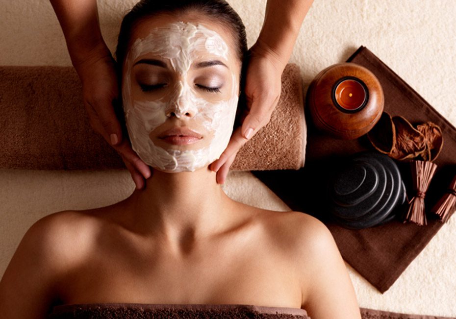 woman-receiving-facial-at-the-best-skin-clinic-in-las-vegas