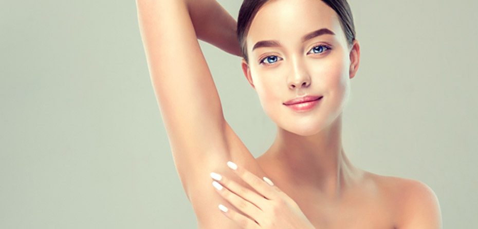 woman-showing-results-of-best-laser-hair-removal-in-las-vegas-for-the-underarm
